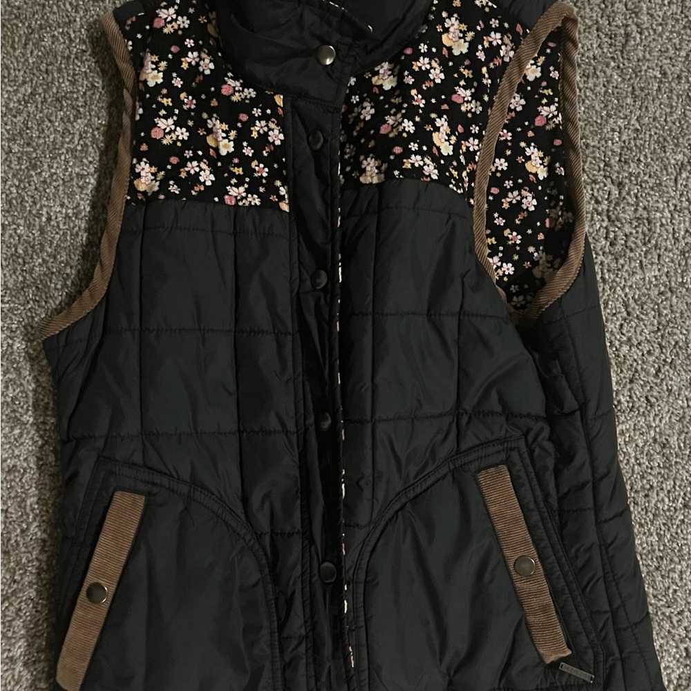 Small Volcom reversible vest